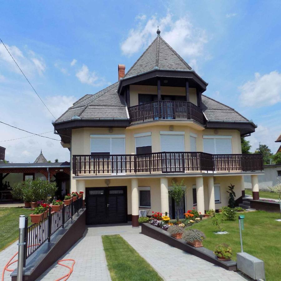 Three-Bedroom Apartment In Gyenesdias I Exterior photo